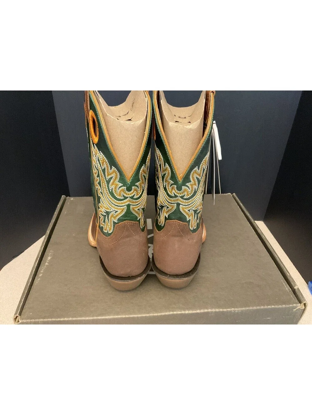 New! Mens Ariat Bronc Stomper Benedictine/Lucky Clover Western Boots. Size 9EE
